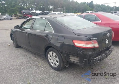 2011 Toyota Camry Se/Le/Xle z USA, uszkodzony, nr VIN 4T1BF3EK5BU701322